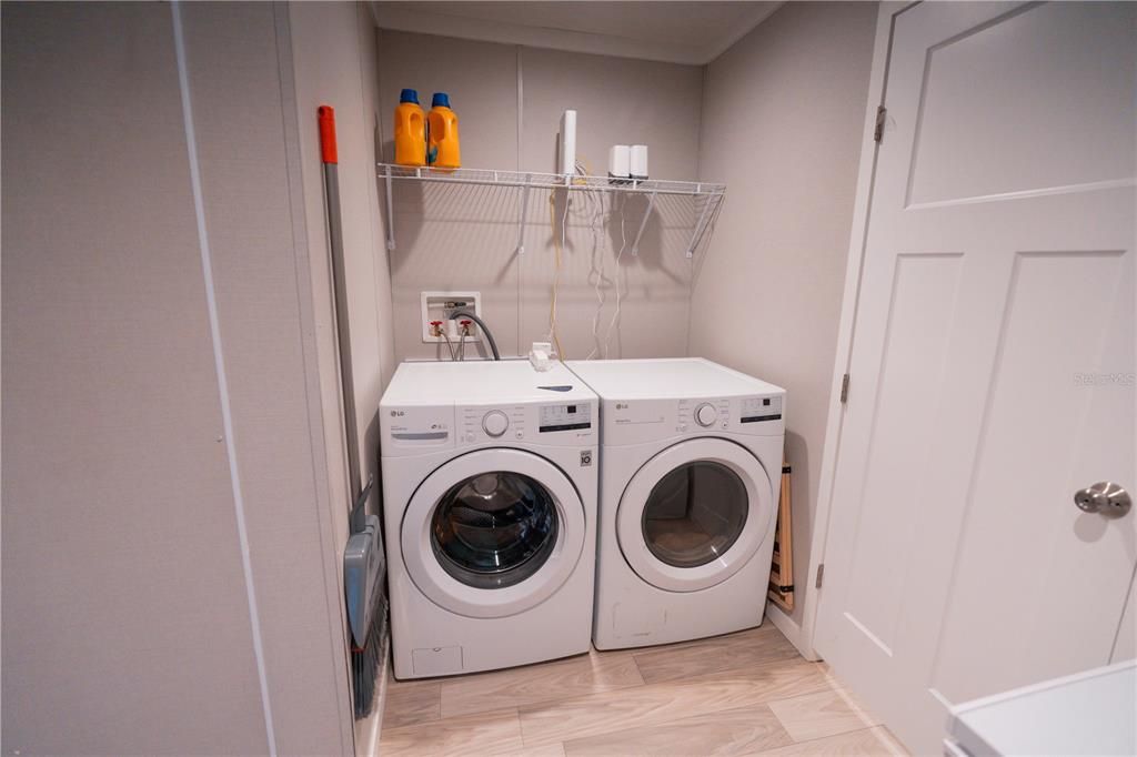 For Sale: $850,000 (3 beds, 2 baths, 1800 Square Feet)