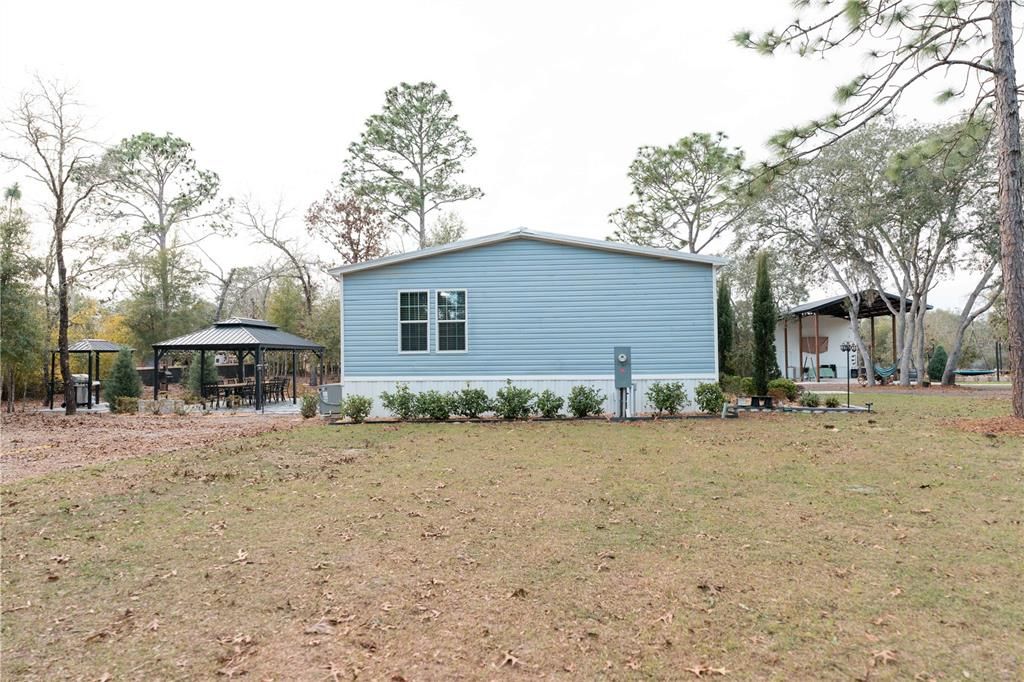 For Sale: $850,000 (3 beds, 2 baths, 1800 Square Feet)