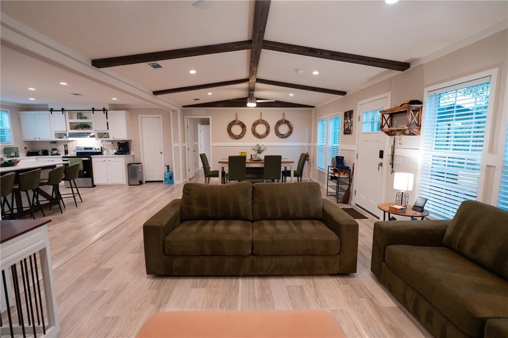 For Sale: $850,000 (3 beds, 2 baths, 1800 Square Feet)