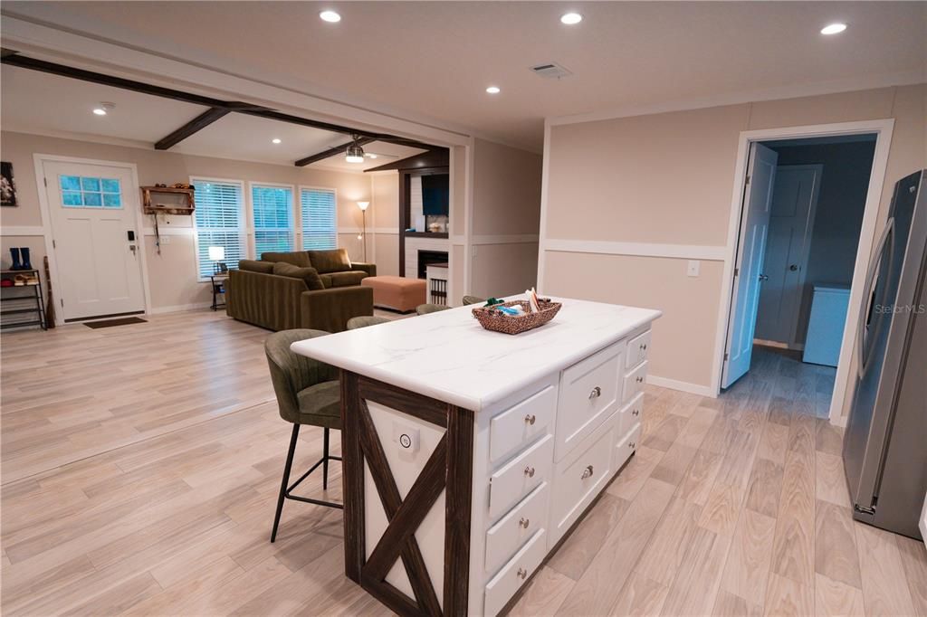 For Sale: $850,000 (3 beds, 2 baths, 1800 Square Feet)