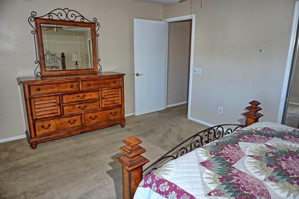 For Sale: $329,500 (2 beds, 2 baths, 1574 Square Feet)