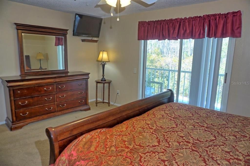 For Sale: $329,500 (2 beds, 2 baths, 1574 Square Feet)