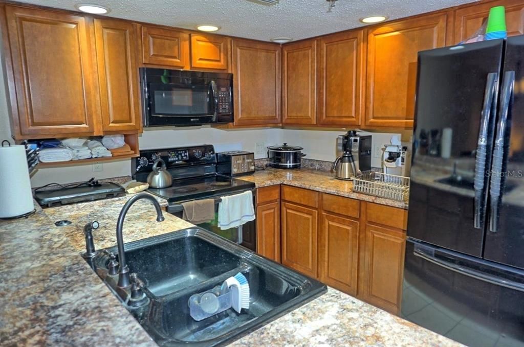 For Sale: $329,500 (2 beds, 2 baths, 1574 Square Feet)