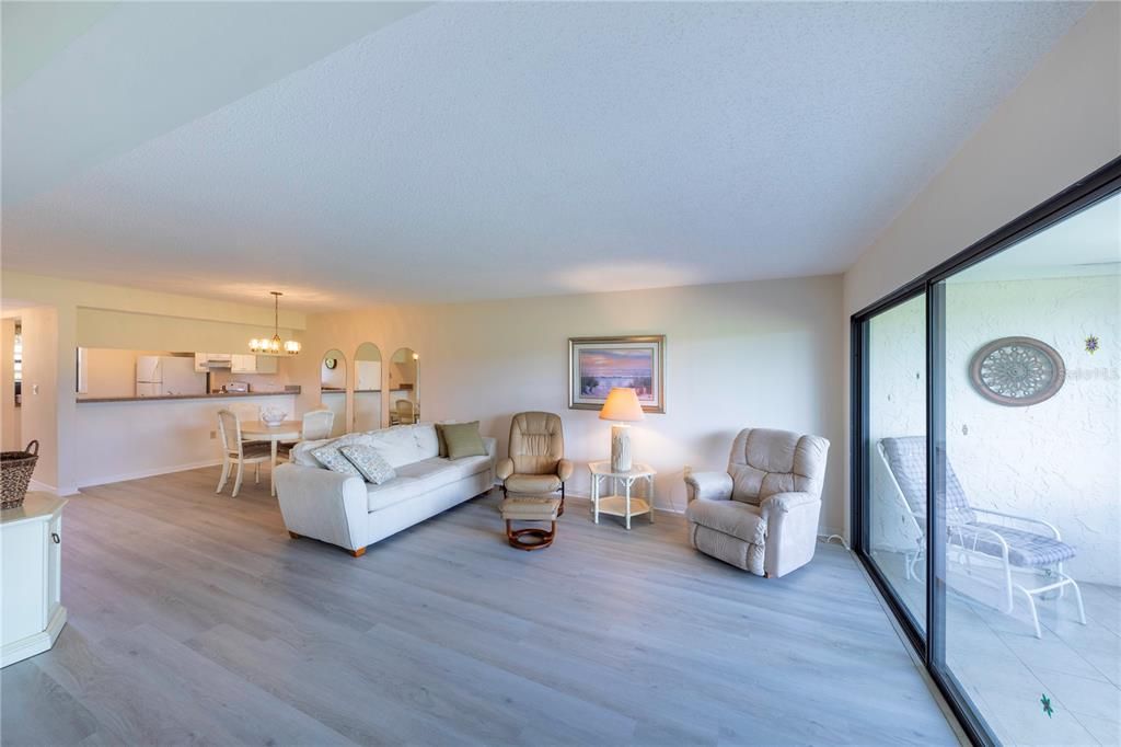 For Rent: $1,800 (2 beds, 2 baths, 1092 Square Feet)