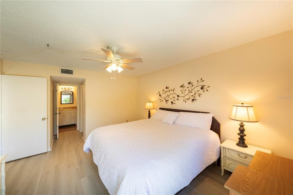 For Rent: $1,800 (2 beds, 2 baths, 1092 Square Feet)