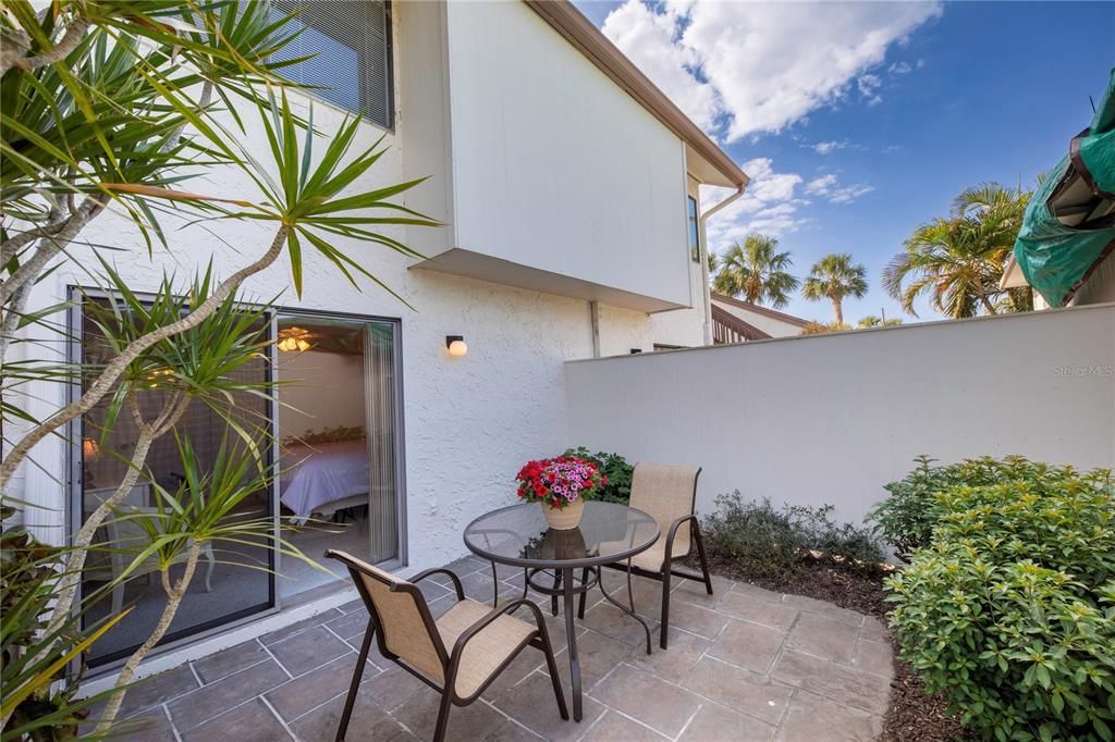 For Rent: $1,800 (2 beds, 2 baths, 1092 Square Feet)