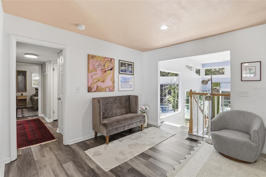 Activo con contrato: $599,900 (5 camas, 3 baños, 3104 Pies cuadrados)