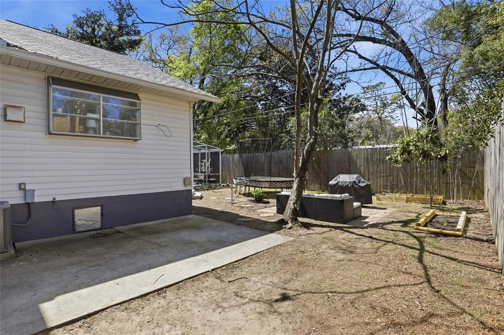 Activo con contrato: $599,900 (5 camas, 3 baños, 3104 Pies cuadrados)