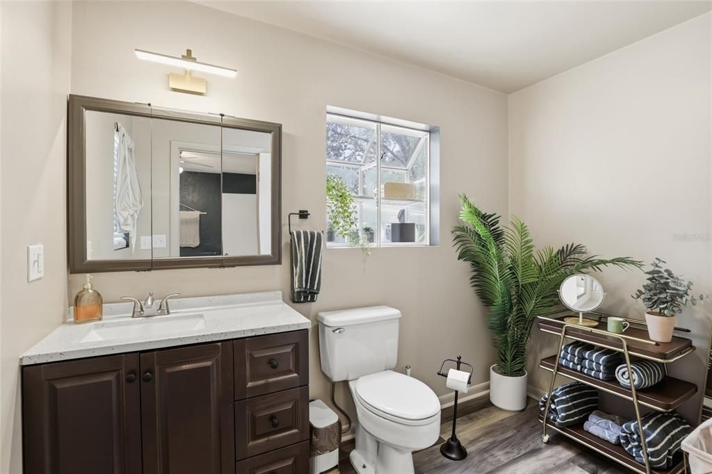 Activo con contrato: $599,900 (5 camas, 3 baños, 3104 Pies cuadrados)