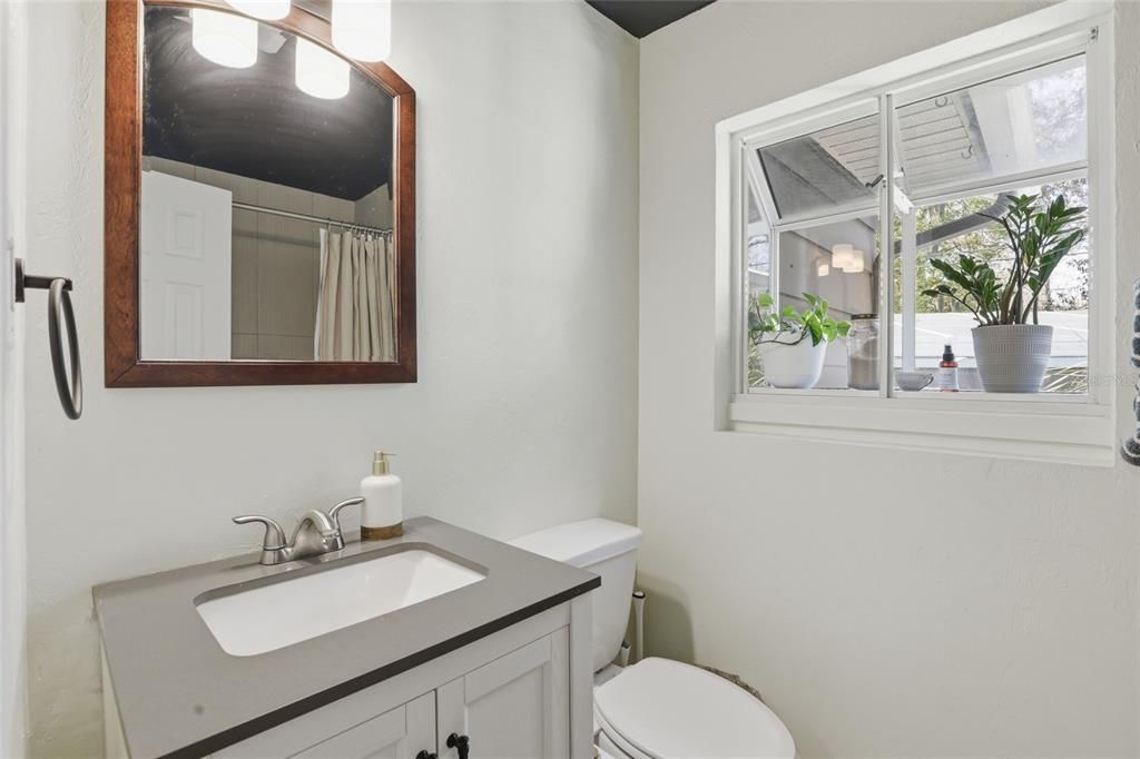 Activo con contrato: $599,900 (5 camas, 3 baños, 3104 Pies cuadrados)