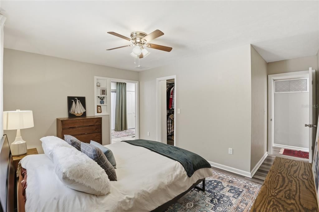 Activo con contrato: $599,900 (5 camas, 3 baños, 3104 Pies cuadrados)