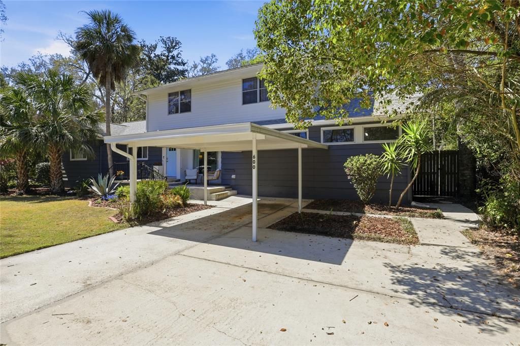 Activo con contrato: $599,900 (5 camas, 3 baños, 3104 Pies cuadrados)