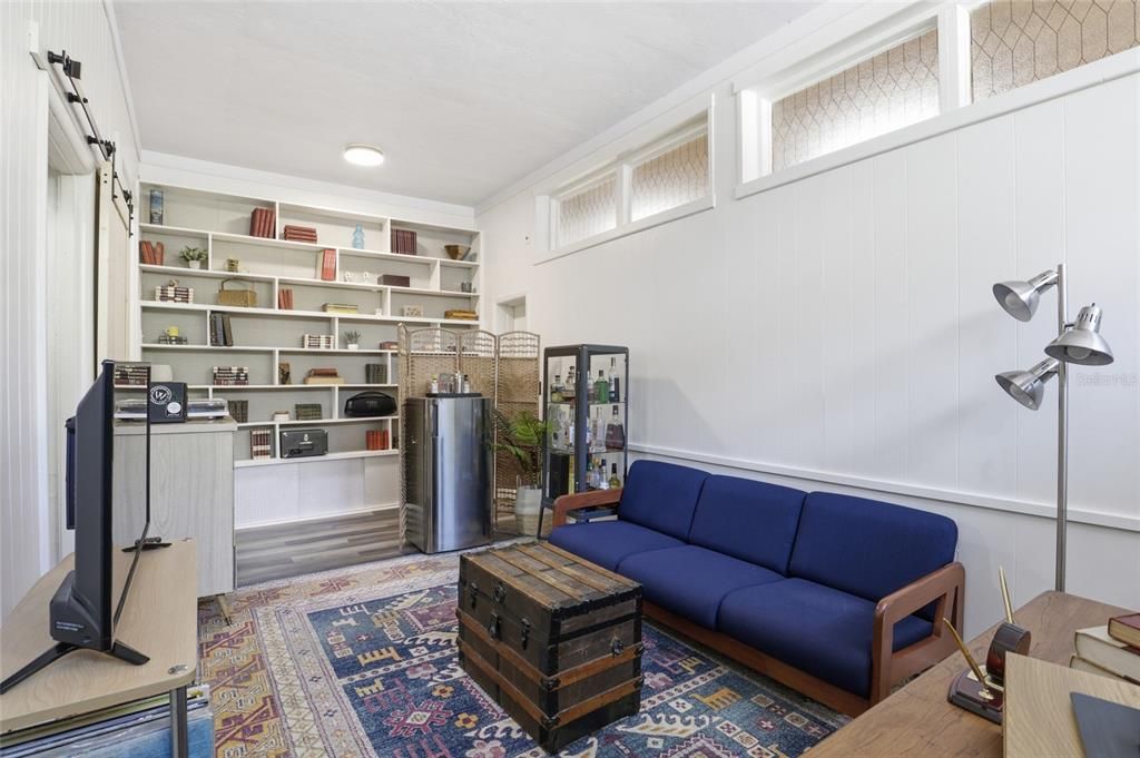 Activo con contrato: $599,900 (5 camas, 3 baños, 3104 Pies cuadrados)