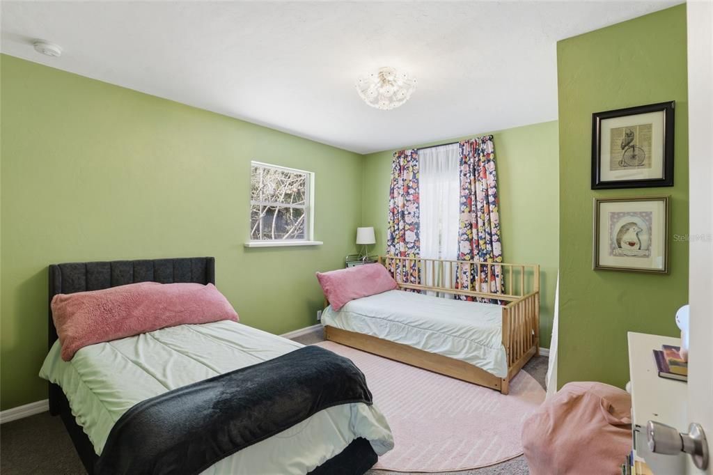 Activo con contrato: $599,900 (5 camas, 3 baños, 3104 Pies cuadrados)