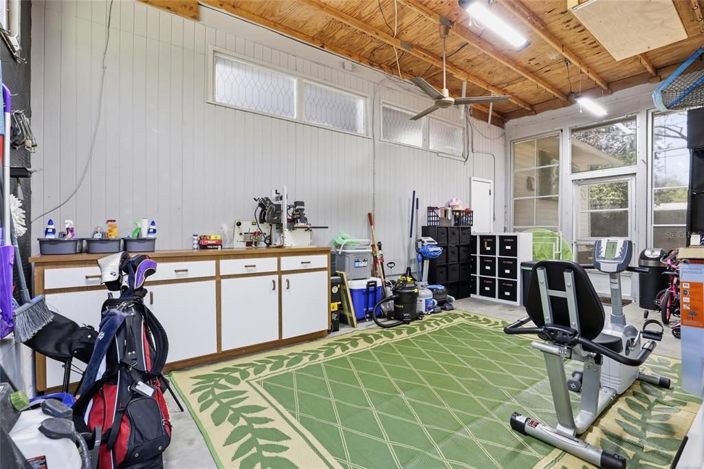 Activo con contrato: $599,900 (5 camas, 3 baños, 3104 Pies cuadrados)