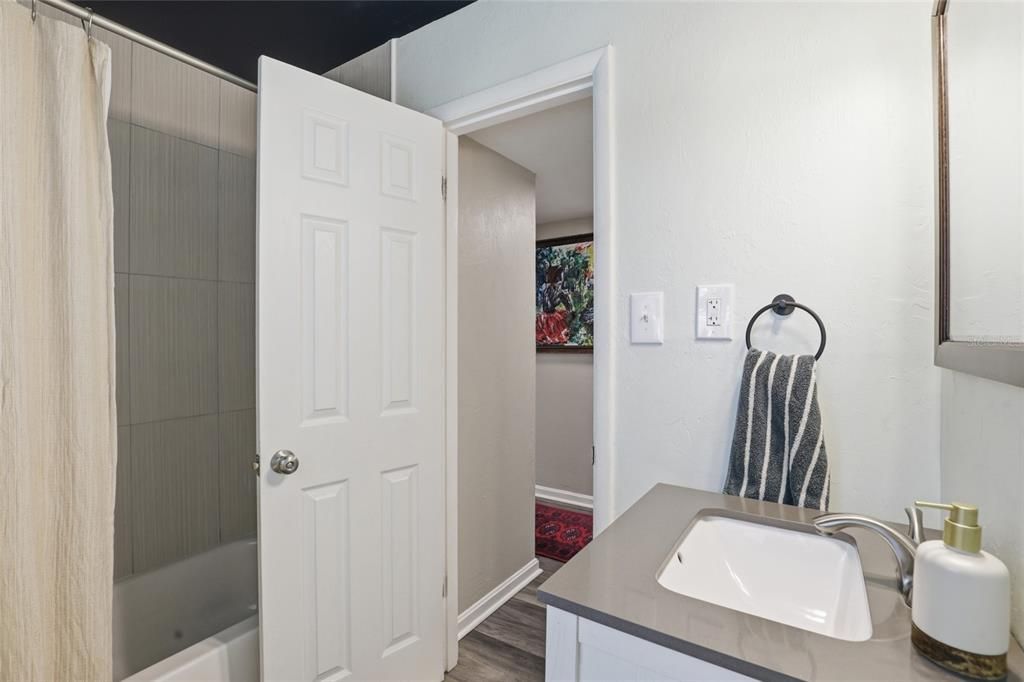 Activo con contrato: $599,900 (5 camas, 3 baños, 3104 Pies cuadrados)