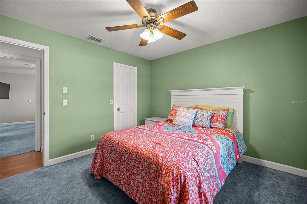 En Venta: $964,900 (4 camas, 3 baños, 2574 Pies cuadrados)