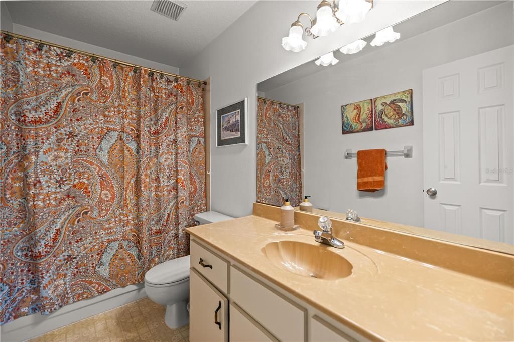 En Venta: $964,900 (4 camas, 3 baños, 2574 Pies cuadrados)