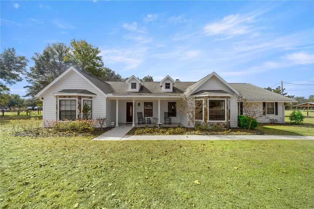 En Venta: $964,900 (4 camas, 3 baños, 2574 Pies cuadrados)