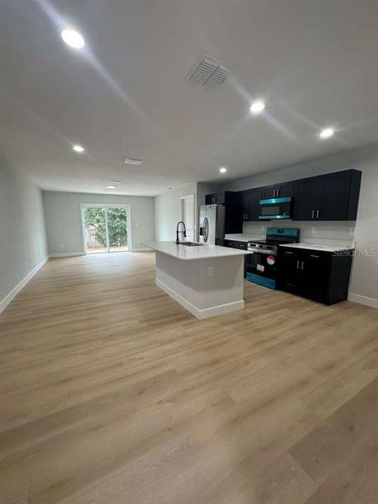 For Rent: $1,795 (3 beds, 2 baths, 1287 Square Feet)