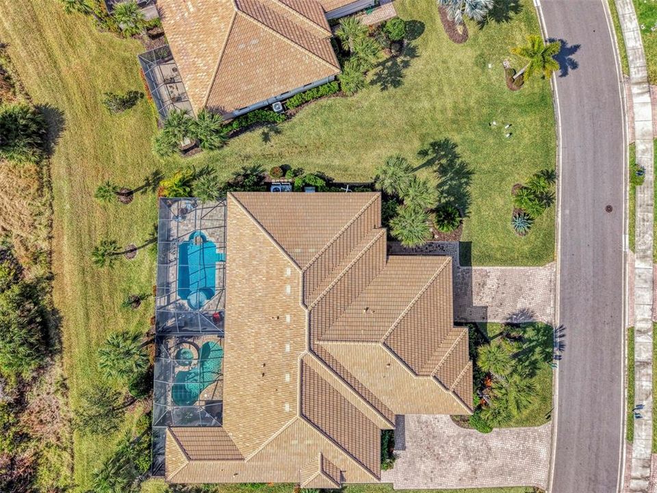 Activo con contrato: $329,000 (2 camas, 2 baños, 1577 Pies cuadrados)