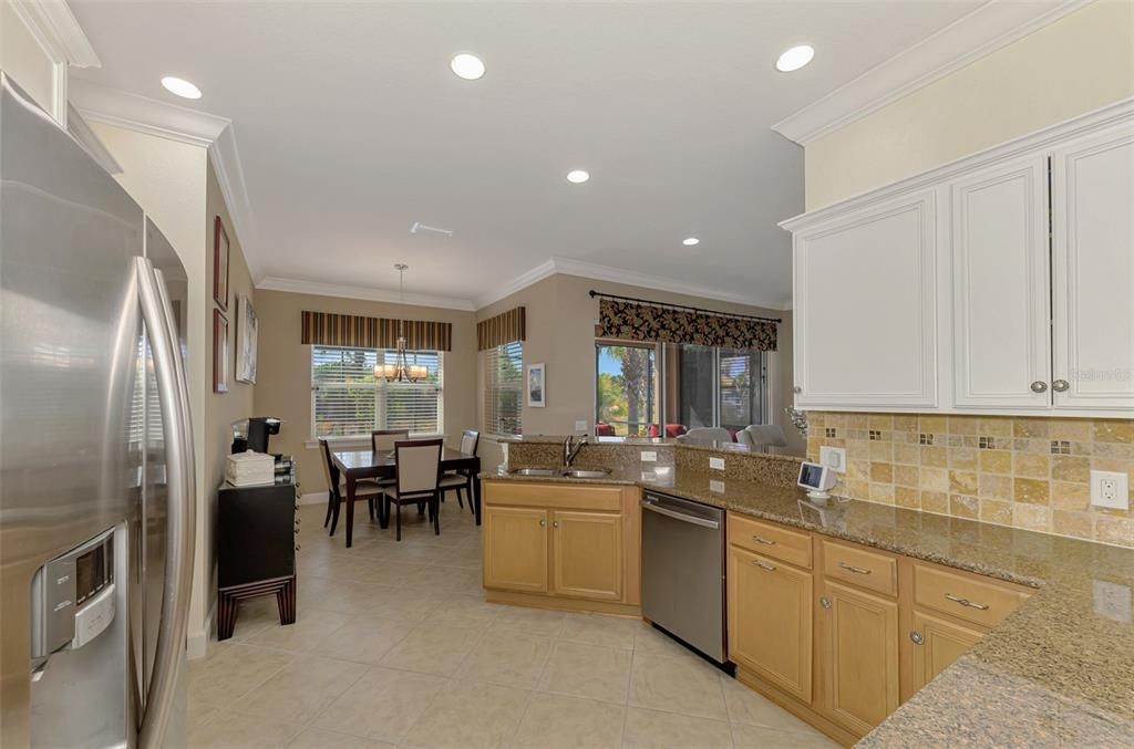 Activo con contrato: $329,000 (2 camas, 2 baños, 1577 Pies cuadrados)