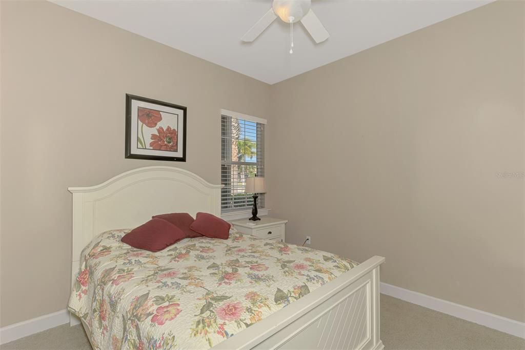 Activo con contrato: $329,000 (2 camas, 2 baños, 1577 Pies cuadrados)