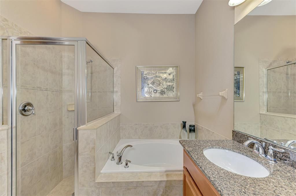 Activo con contrato: $329,000 (2 camas, 2 baños, 1577 Pies cuadrados)