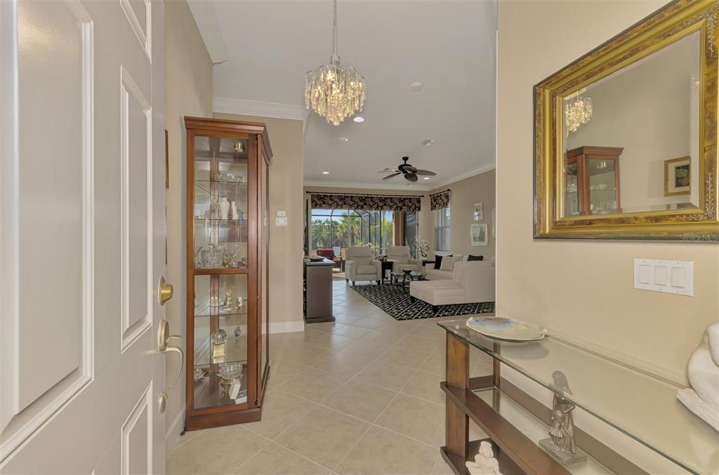 Activo con contrato: $329,000 (2 camas, 2 baños, 1577 Pies cuadrados)