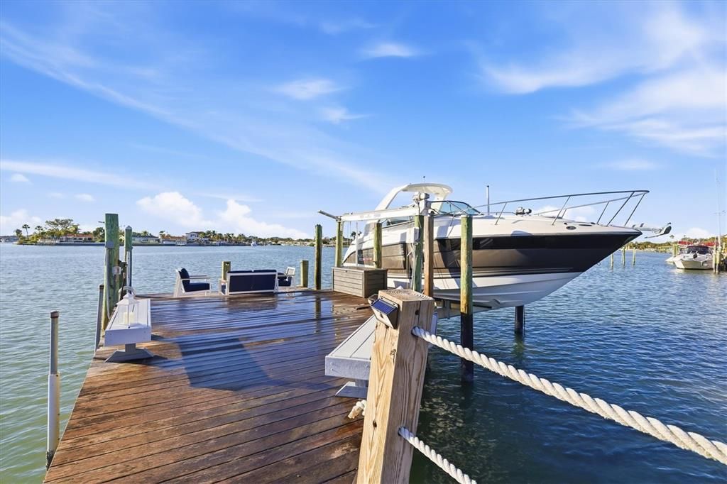 Active With Contract: $1,590,000 (3 beds, 2 baths, 2142 Square Feet)