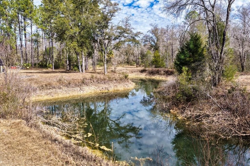 На продажу: $412,000 (59.89 acres)