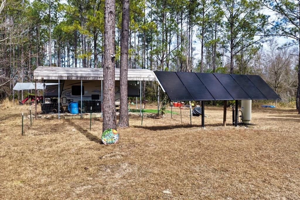 На продажу: $412,000 (59.89 acres)