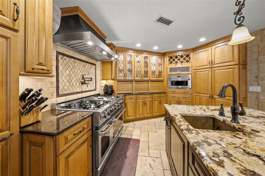 For Sale: $4,250,000 (5 beds, 4 baths, 4143 Square Feet)