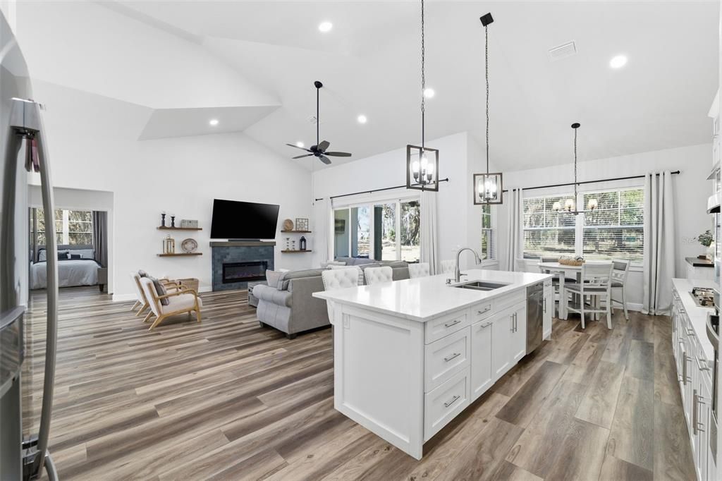 Active With Contract: $648,999 (4 beds, 3 baths, 3055 Square Feet)