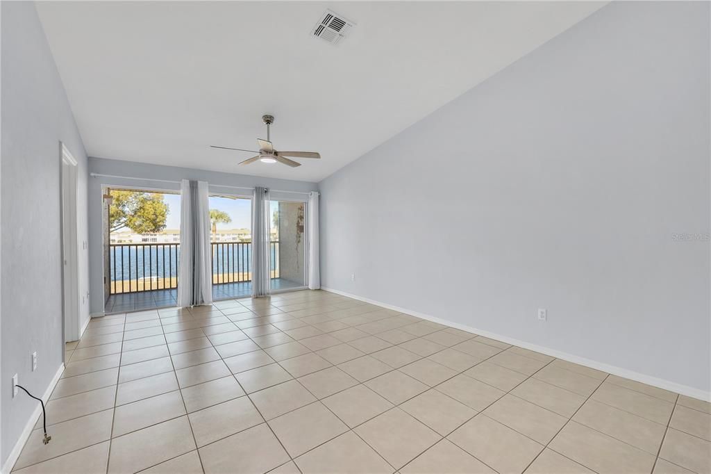 En Venta: $196,000 (2 camas, 2 baños, 1150 Pies cuadrados)
