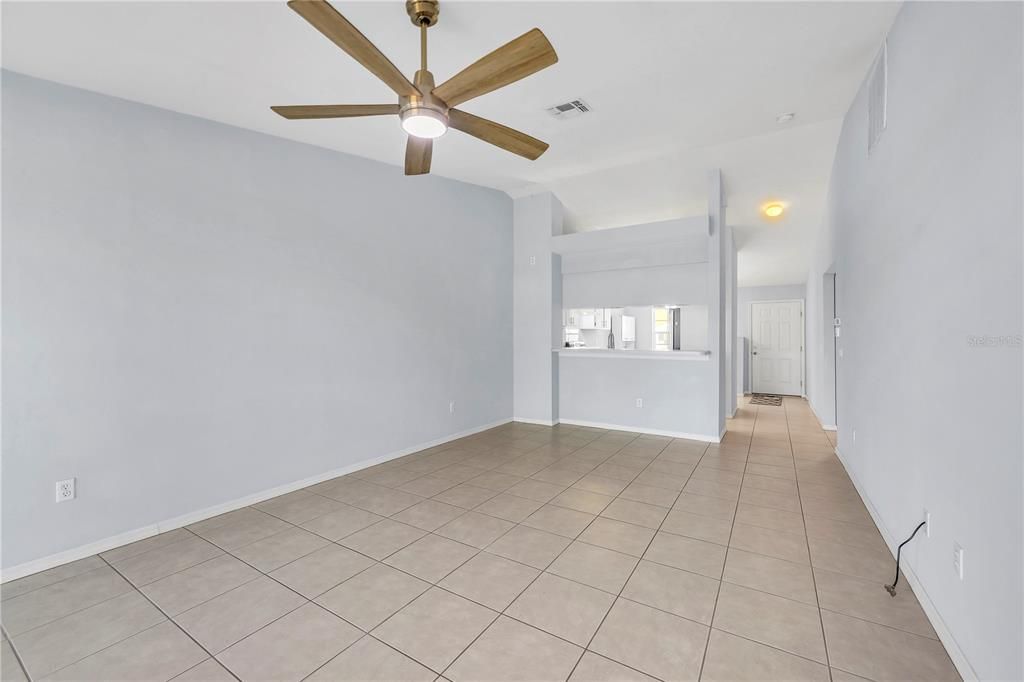 En Venta: $196,000 (2 camas, 2 baños, 1150 Pies cuadrados)