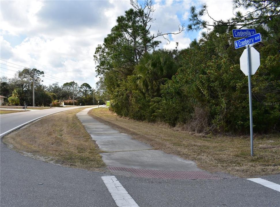 Activo con contrato: $15,000 (0.25 acres)