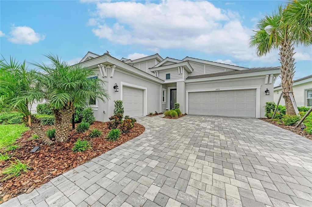 For Sale: $1,249,900 (4 beds, 4 baths, 3689 Square Feet)