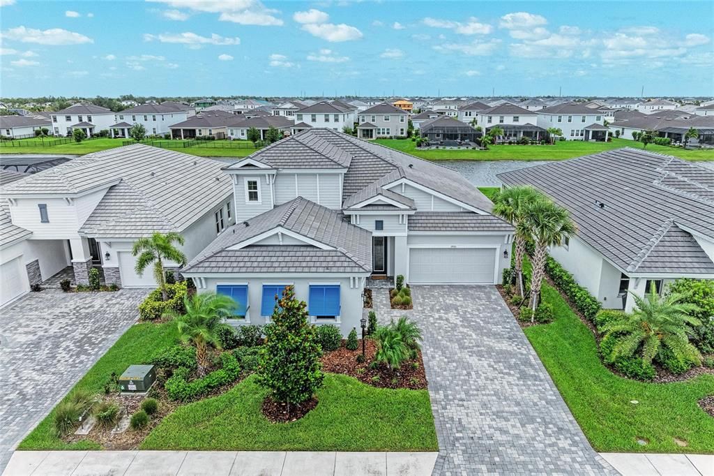 For Sale: $1,249,900 (4 beds, 4 baths, 3689 Square Feet)