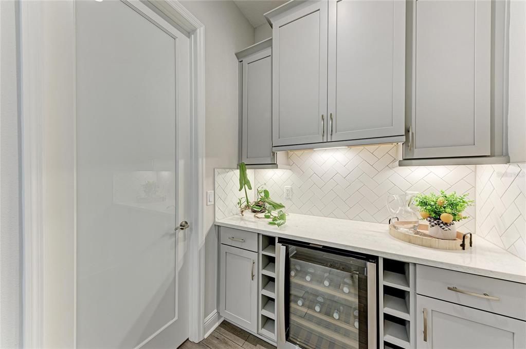 For Sale: $1,249,900 (4 beds, 4 baths, 3689 Square Feet)