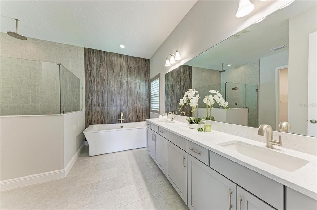 For Sale: $1,249,900 (4 beds, 4 baths, 3689 Square Feet)