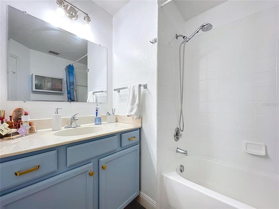 Activo con contrato: $629,500 (4 camas, 3 baños, 2498 Pies cuadrados)
