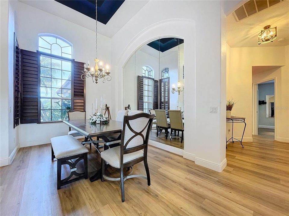 Activo con contrato: $629,500 (4 camas, 3 baños, 2498 Pies cuadrados)