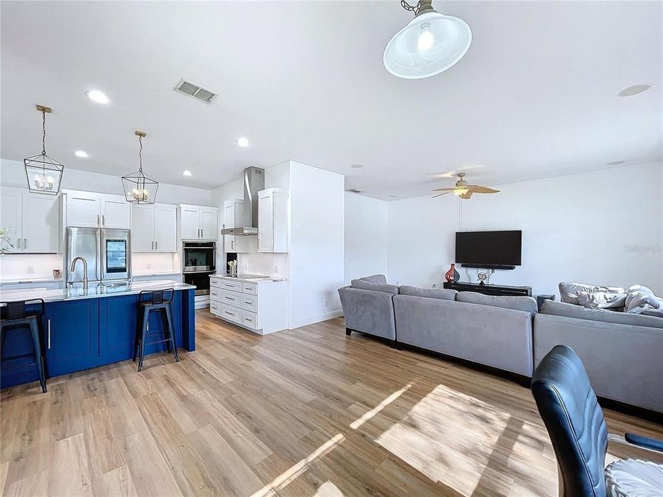 Activo con contrato: $629,500 (4 camas, 3 baños, 2498 Pies cuadrados)
