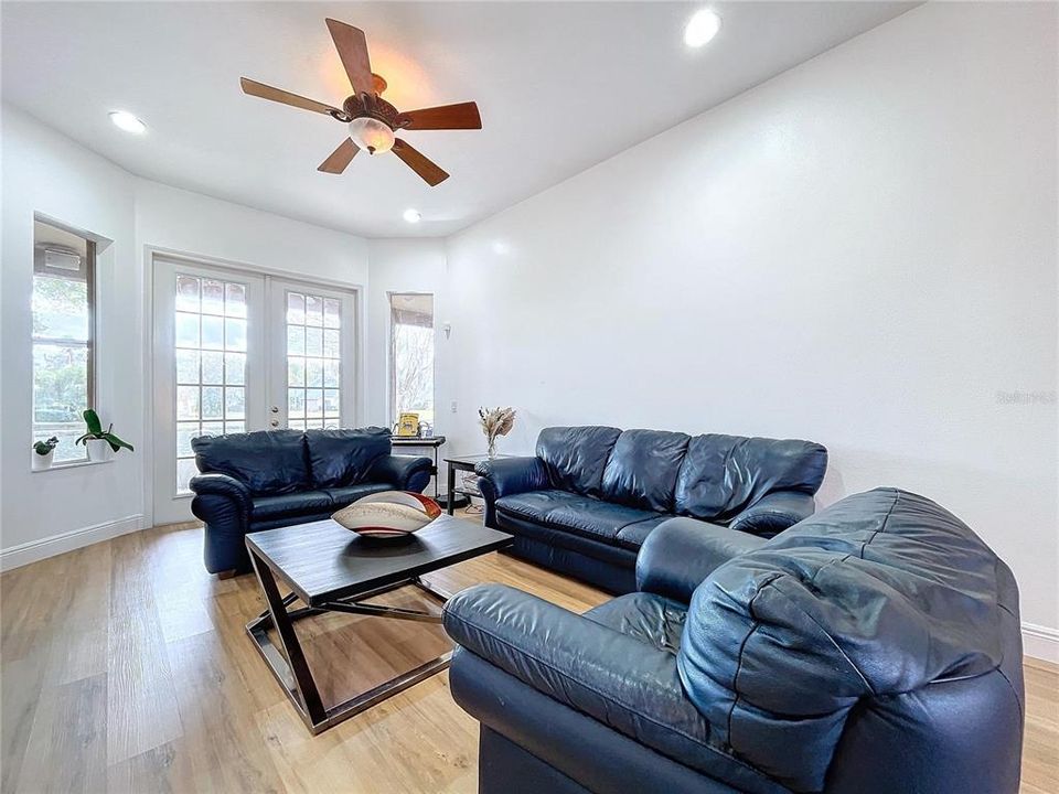 Activo con contrato: $629,500 (4 camas, 3 baños, 2498 Pies cuadrados)