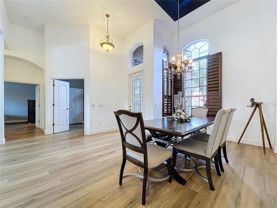 Activo con contrato: $629,500 (4 camas, 3 baños, 2498 Pies cuadrados)