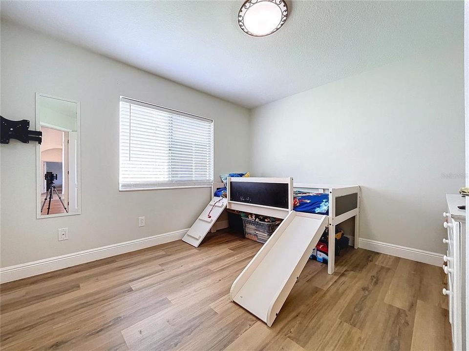 Activo con contrato: $629,500 (4 camas, 3 baños, 2498 Pies cuadrados)