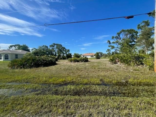 На продажу: $34,999 (0.24 acres)