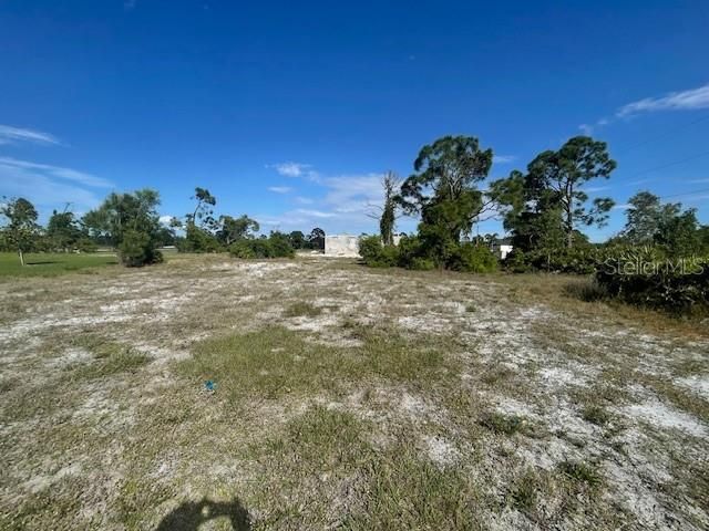 На продажу: $34,999 (0.24 acres)