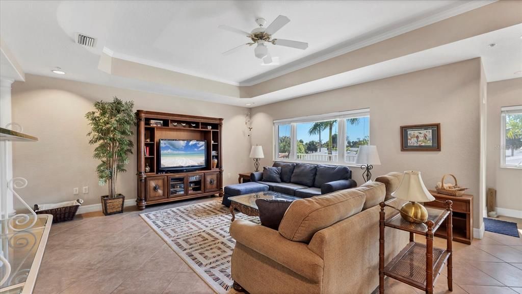 En Venta: $725,000 (2 camas, 2 baños, 1755 Pies cuadrados)